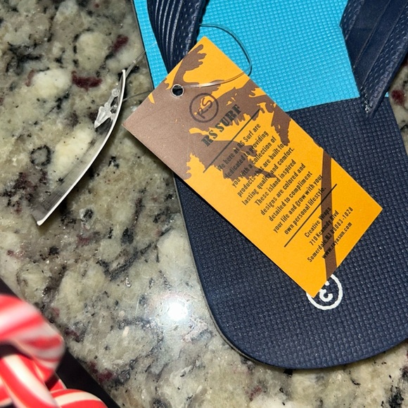 Boys size 3 new Flip Flop Sandals / Built for comfort & quality - Picture 3 of 3